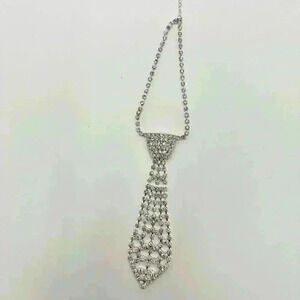 Tie Rhinestone necklace